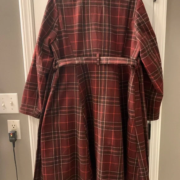 Torrid Plaid Coat in Red and Brown - Picture 3 of 4